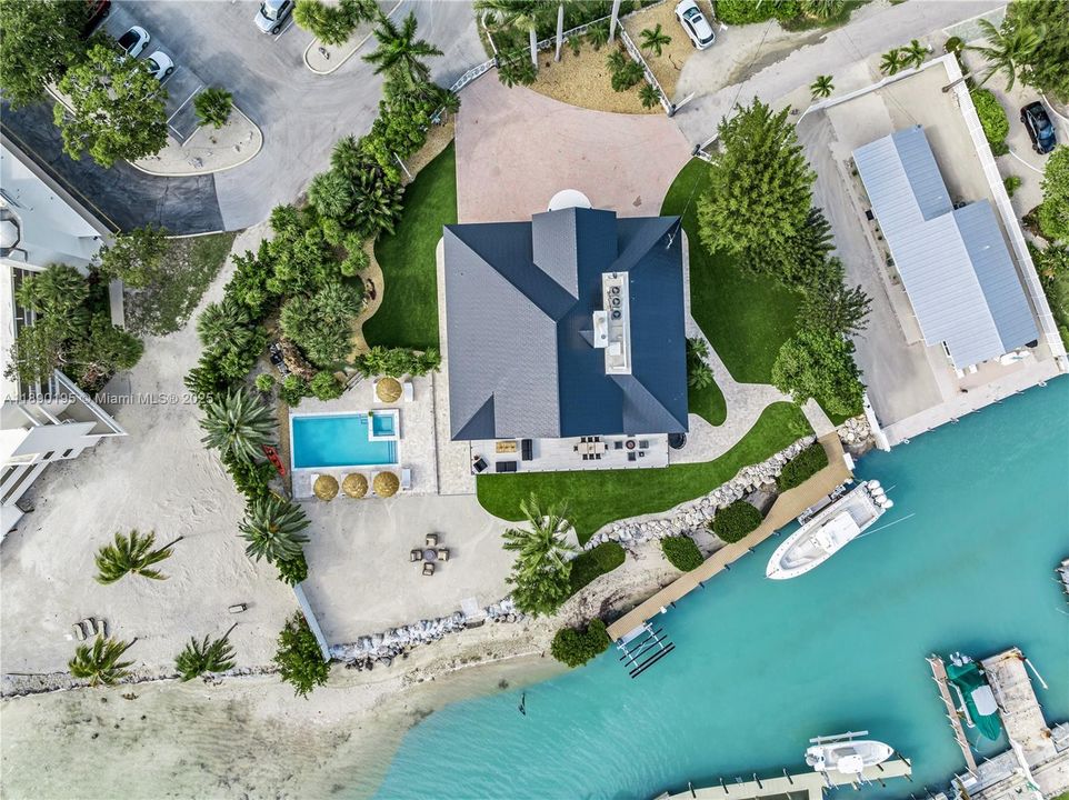 For Sale: $7,995,000 (4 beds, 5 baths, 4048 Square Feet)