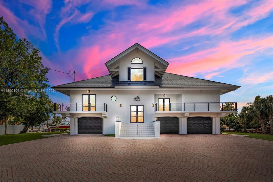 For Sale: $7,995,000 (4 beds, 5 baths, 4048 Square Feet)