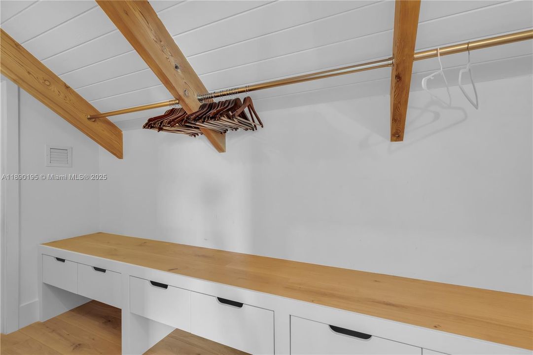 For Sale: $7,995,000 (4 beds, 5 baths, 4048 Square Feet)