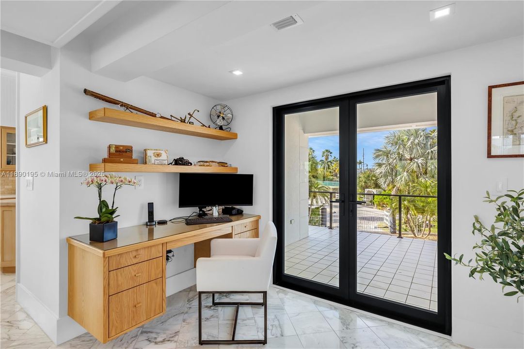 For Sale: $7,995,000 (4 beds, 5 baths, 4048 Square Feet)