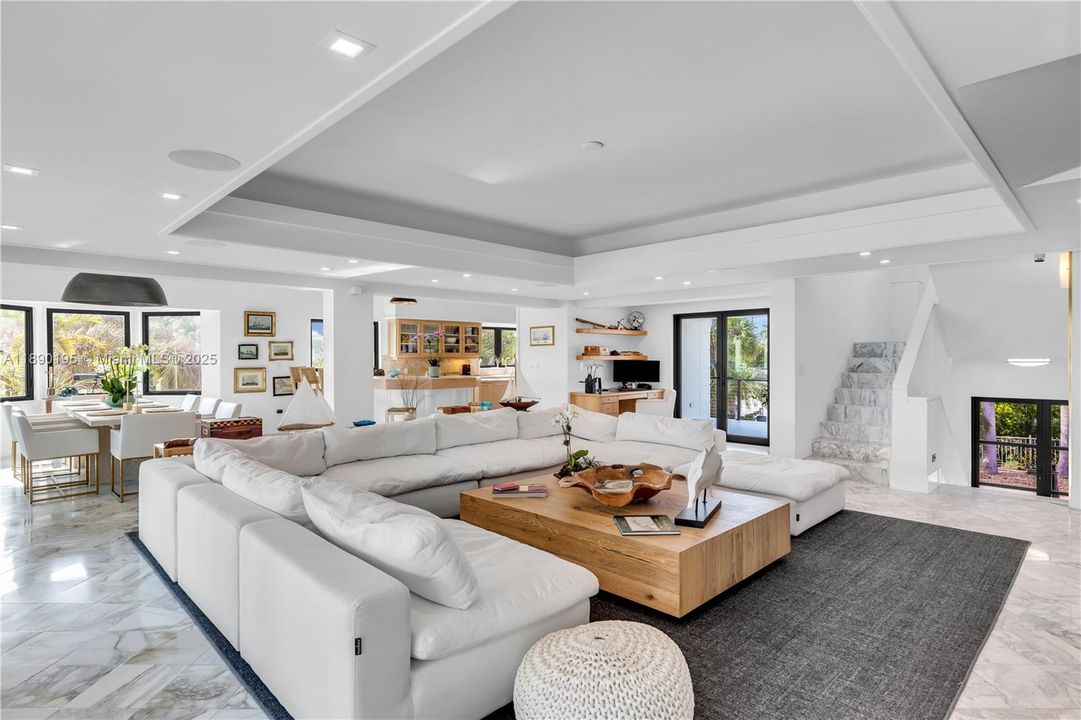 For Sale: $7,995,000 (4 beds, 5 baths, 4048 Square Feet)