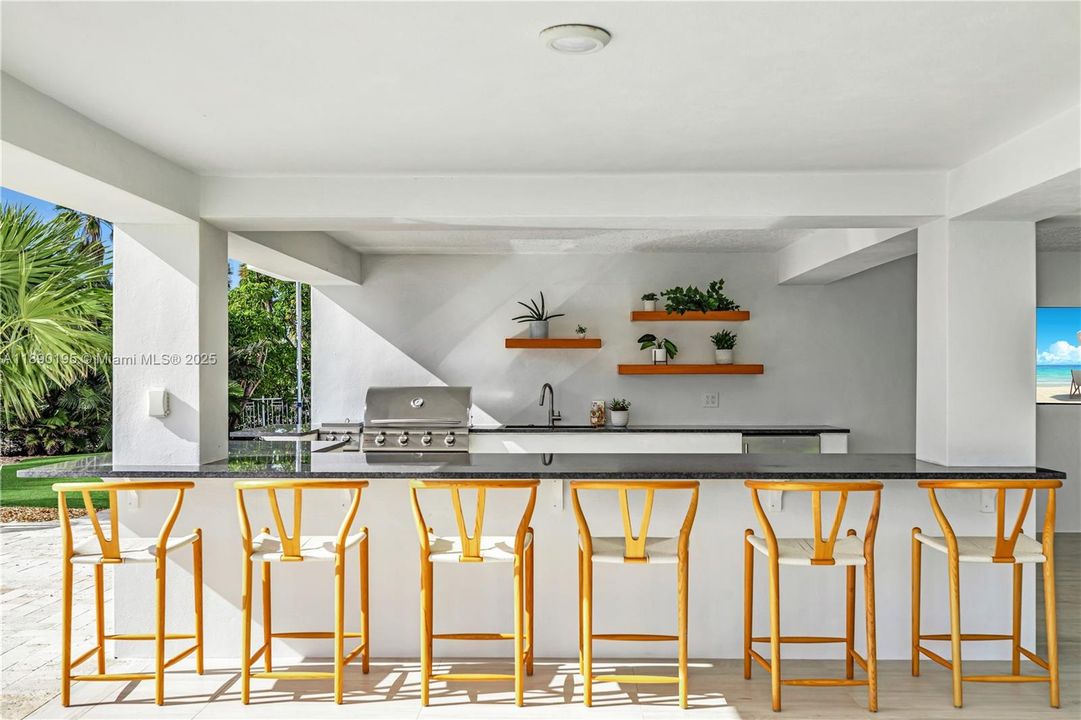 For Sale: $7,995,000 (4 beds, 5 baths, 4048 Square Feet)