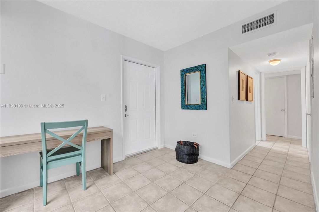 В аренду: $3,150 (2 спален, 2 ванн, 860 Квадратных фут)