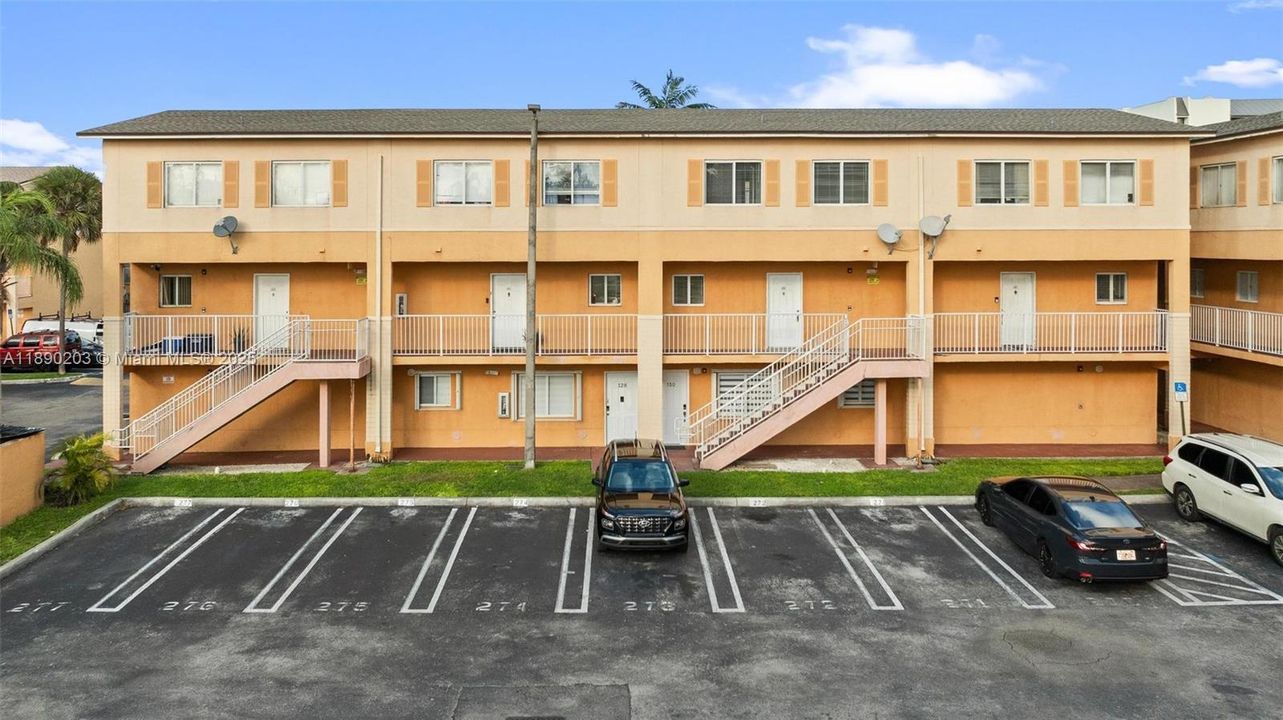 Недавно арендовано: $2,500 (3 спален, 2 ванн, 1220 Квадратных фут)