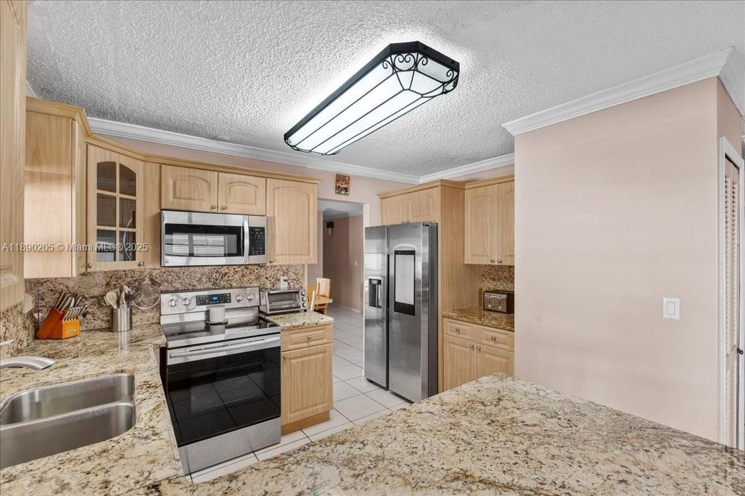 最近售出: $799,900 (4 贝兹, 2 浴室, 1826 平方英尺)