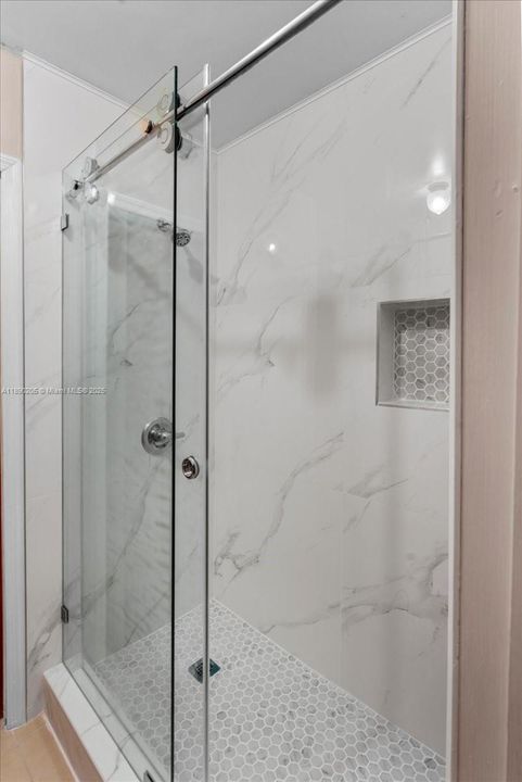 最近售出: $799,900 (4 贝兹, 2 浴室, 1826 平方英尺)