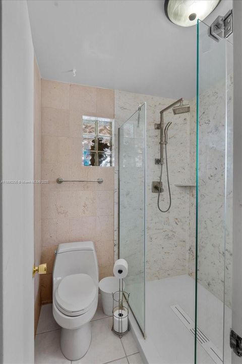 最近售出: $799,900 (4 贝兹, 2 浴室, 1826 平方英尺)