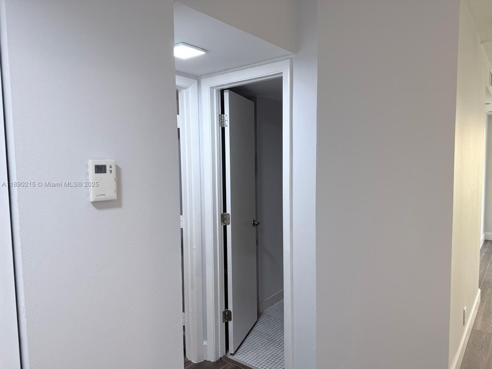 Active With Contract: $2,000 (2 beds, 2 baths, 767 Square Feet)