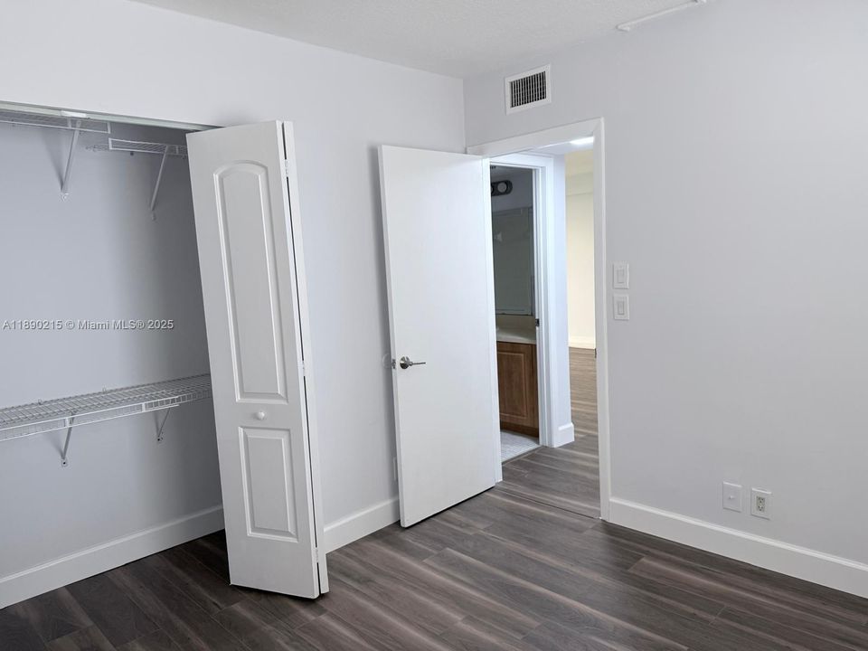Active With Contract: $2,000 (2 beds, 2 baths, 767 Square Feet)