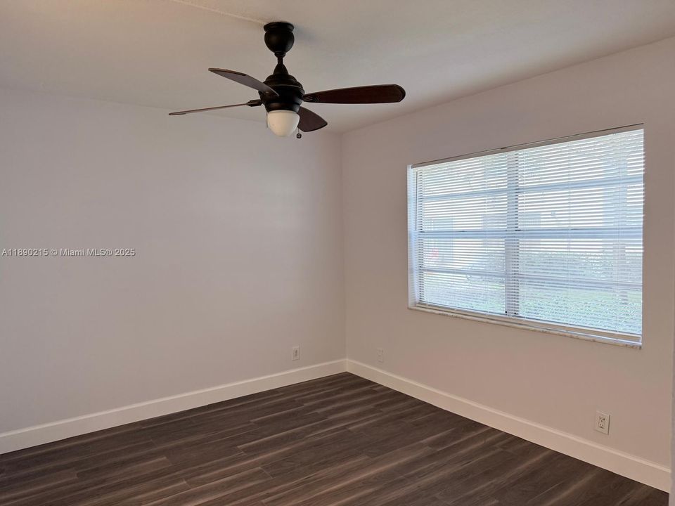 Active With Contract: $2,000 (2 beds, 2 baths, 767 Square Feet)