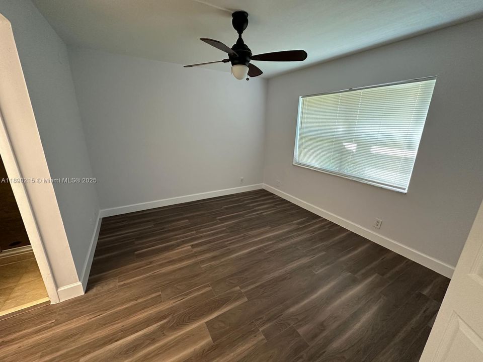 Active With Contract: $2,000 (2 beds, 2 baths, 767 Square Feet)