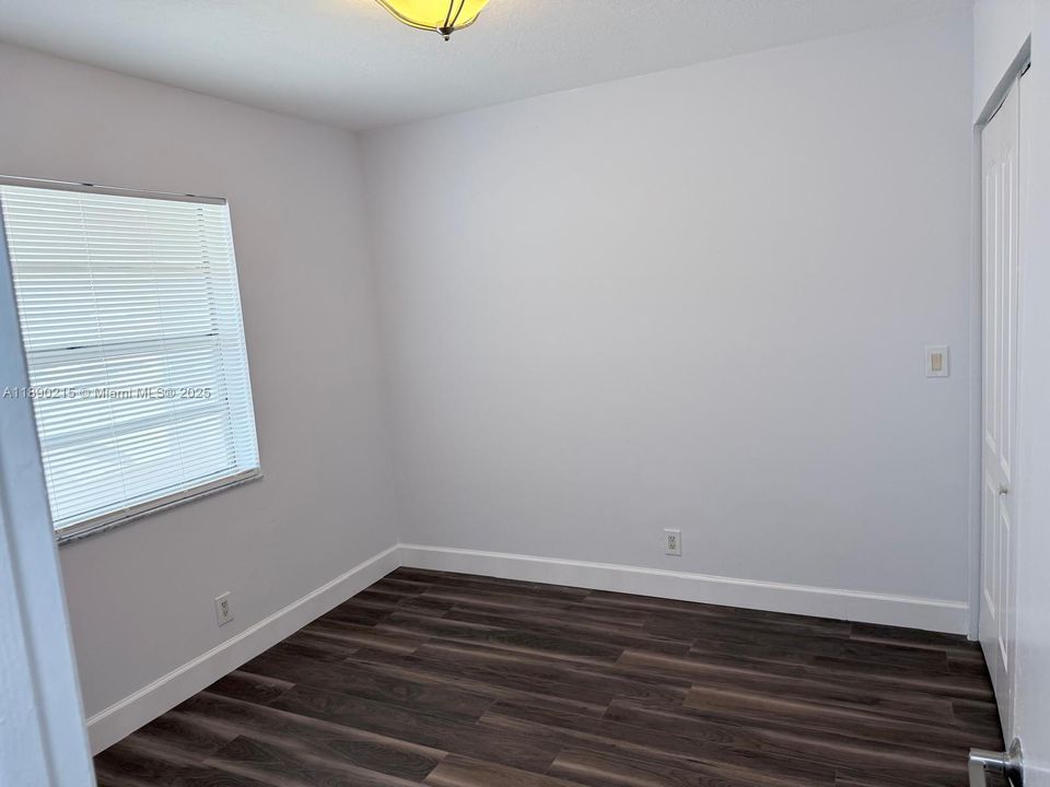 Active With Contract: $2,000 (2 beds, 2 baths, 767 Square Feet)