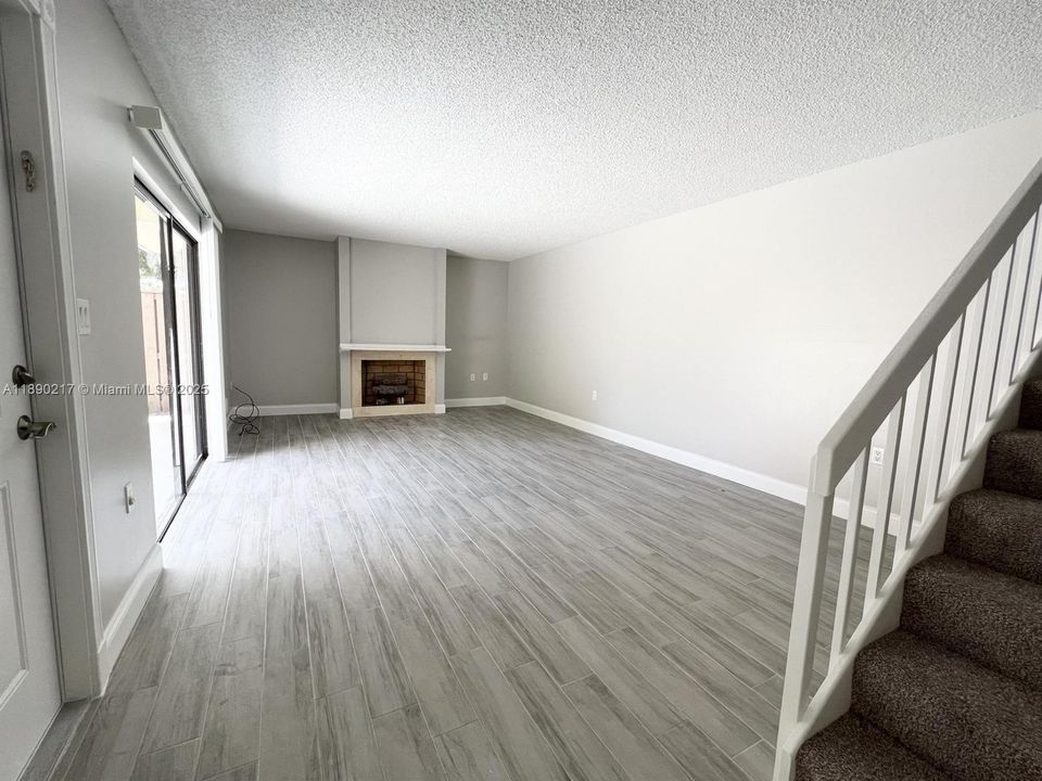 Recientemente alquilado: $2,600 (2 camas, 2 baños, 1236 Pies cuadrados)