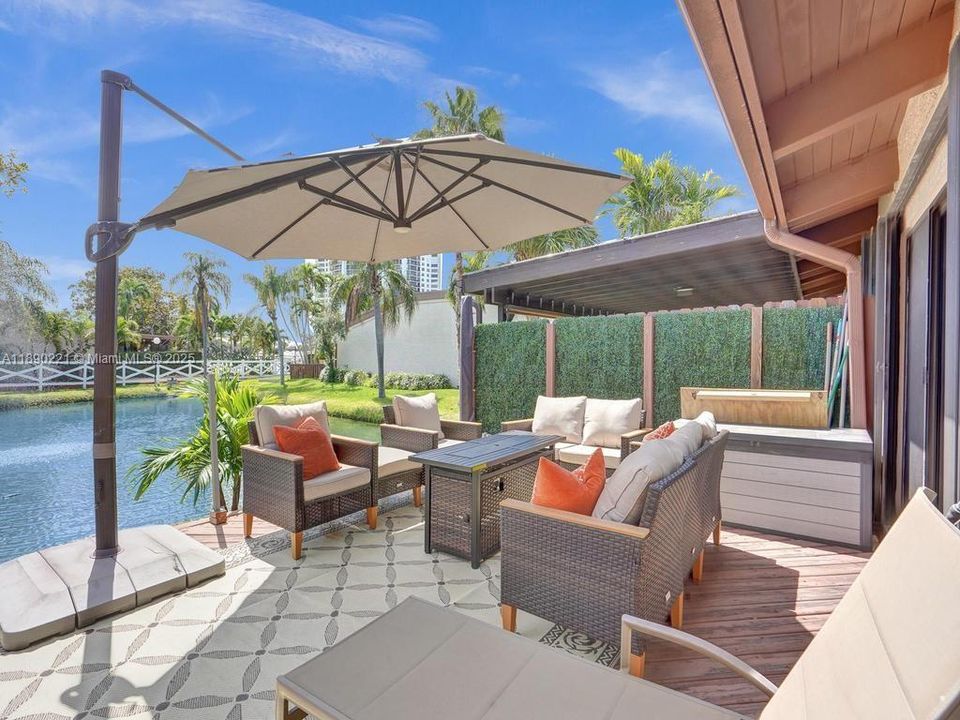 En Venta: $699,000 (0.04 acres)