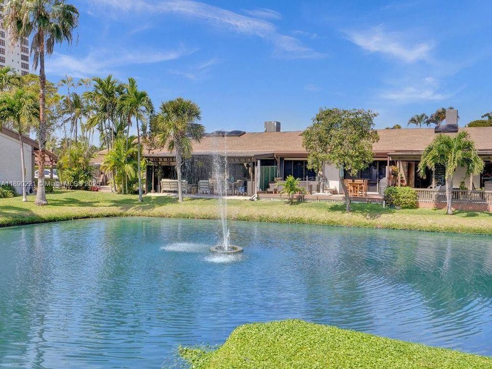 En Venta: $699,000 (0.04 acres)