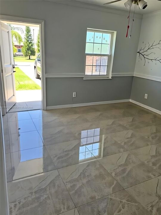 Active With Contract: $550,000 (3 beds, 2 baths, 866 Square Feet)