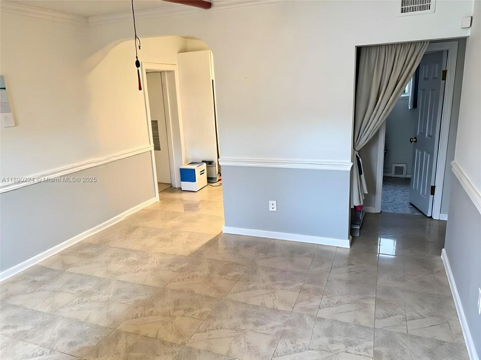 Active With Contract: $550,000 (3 beds, 2 baths, 866 Square Feet)