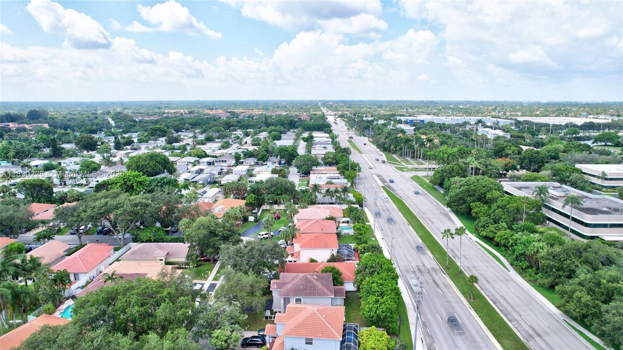 Activo con contrato: $585,000 (4 camas, 2 baños, 1851 Pies cuadrados)