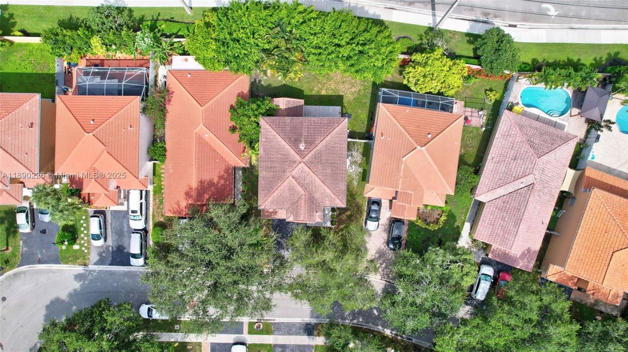 Activo con contrato: $585,000 (4 camas, 2 baños, 1851 Pies cuadrados)