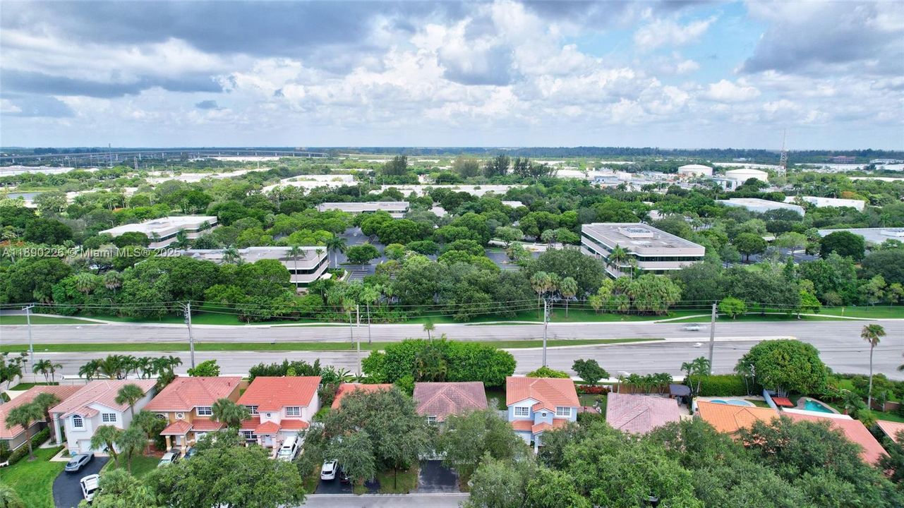 Activo con contrato: $585,000 (4 camas, 2 baños, 1851 Pies cuadrados)