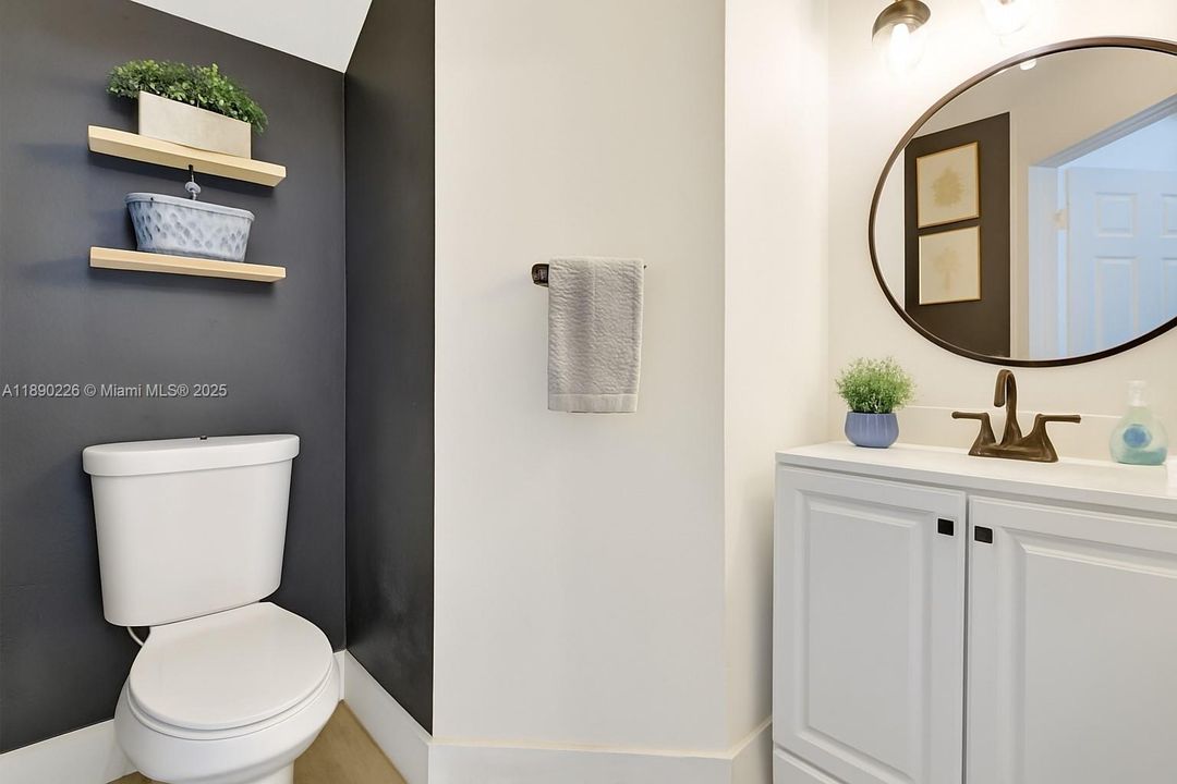 Activo con contrato: $585,000 (4 camas, 2 baños, 1851 Pies cuadrados)