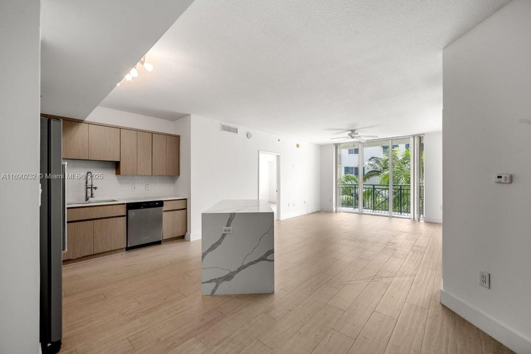 Activo con contrato: $2,900 (2 camas, 2 baños, 1144 Pies cuadrados)