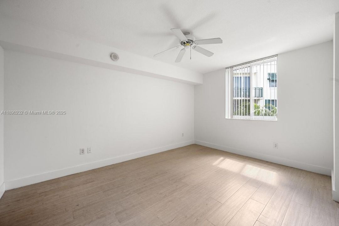 Activo con contrato: $2,900 (2 camas, 2 baños, 1144 Pies cuadrados)