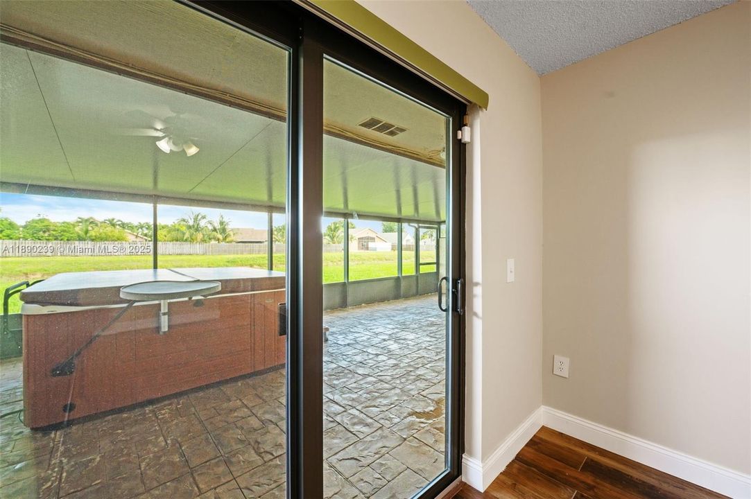 Recently Sold: $330,000 (2 beds, 2 baths, 1074 Square Feet)