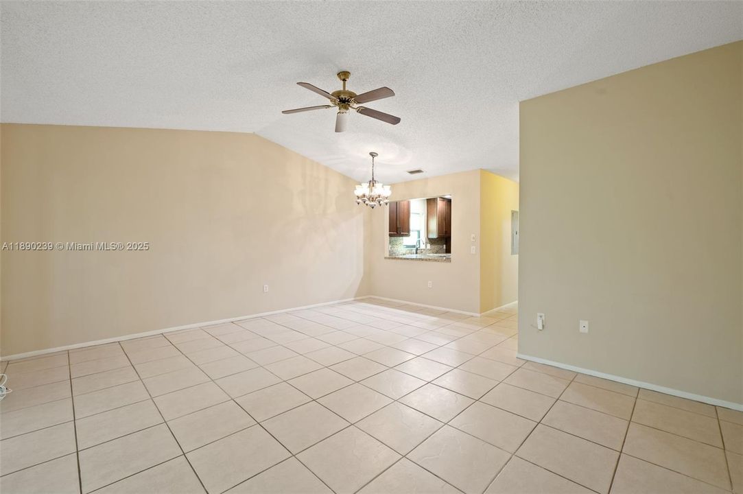 Recently Sold: $330,000 (2 beds, 2 baths, 1074 Square Feet)
