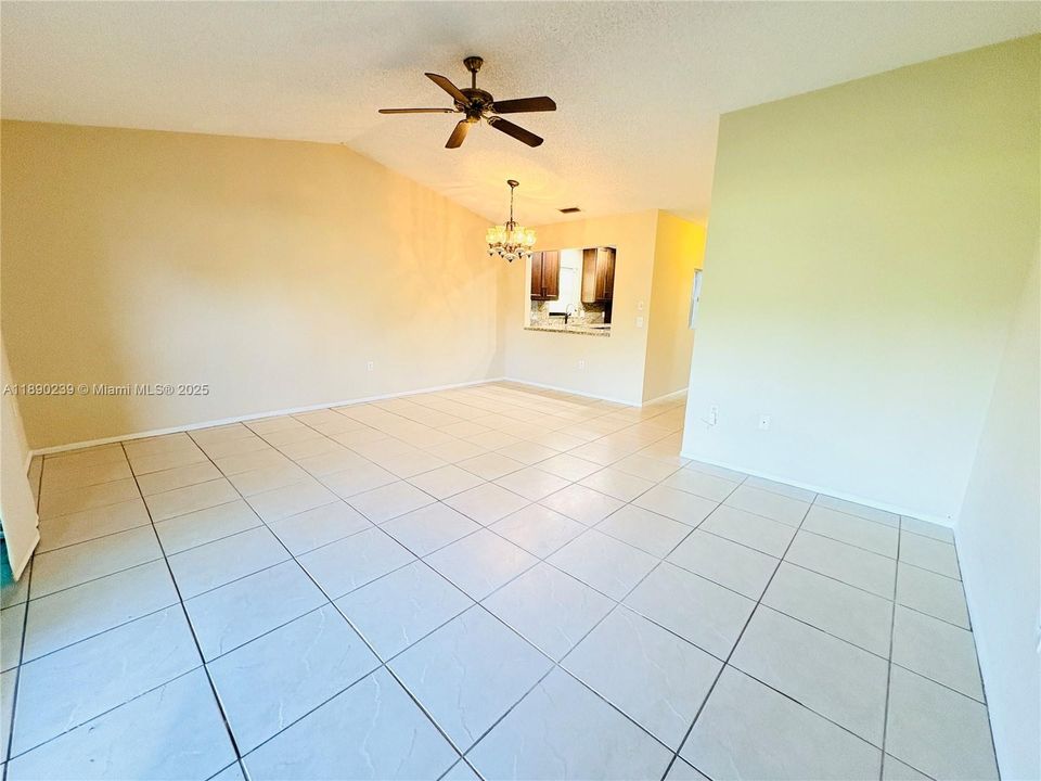 Recently Sold: $330,000 (2 beds, 2 baths, 1074 Square Feet)