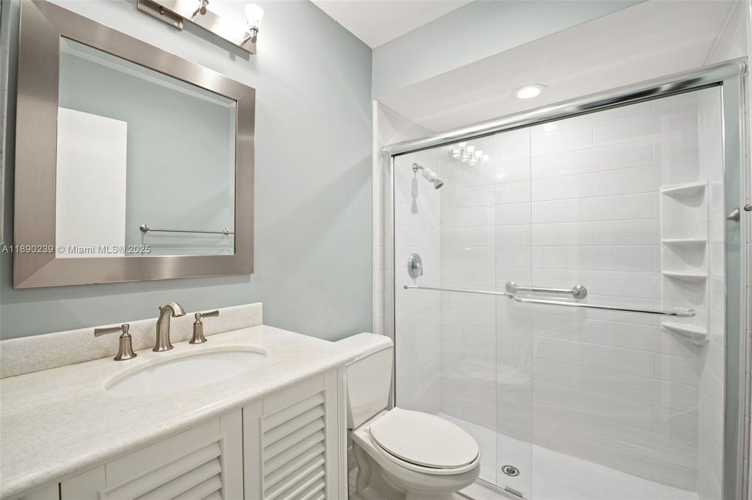 Recently Sold: $330,000 (2 beds, 2 baths, 1074 Square Feet)