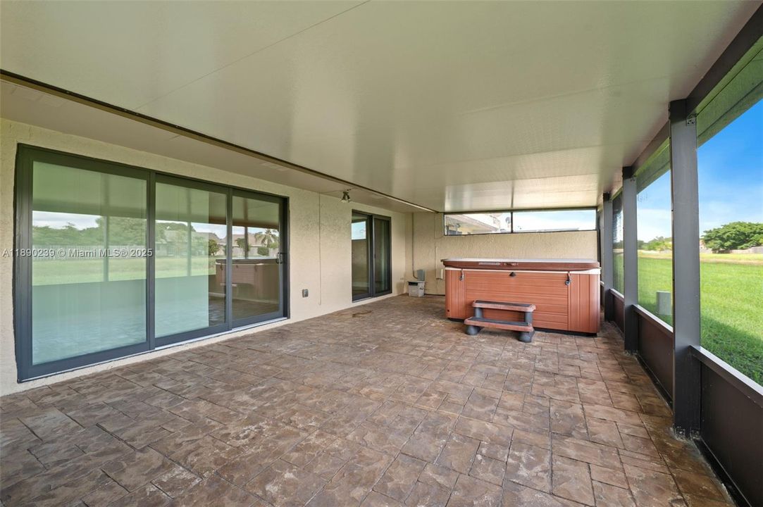 Recently Sold: $330,000 (2 beds, 2 baths, 1074 Square Feet)