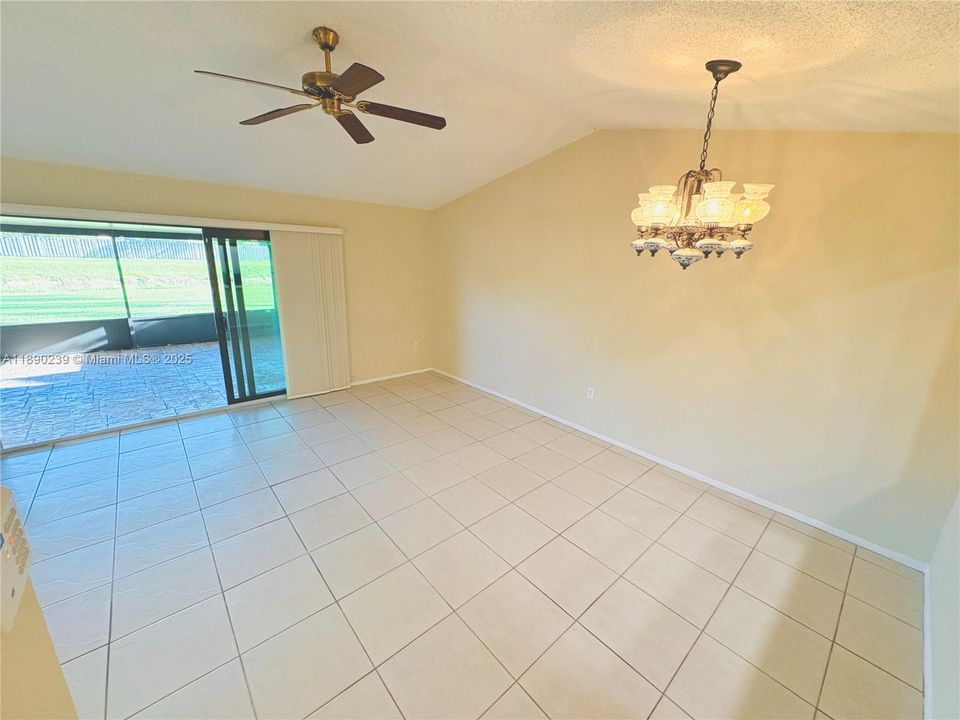 Recently Sold: $330,000 (2 beds, 2 baths, 1074 Square Feet)