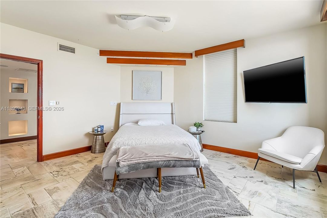 Active With Contract: $10,500 (3 beds, 2 baths, 2623 Square Feet)