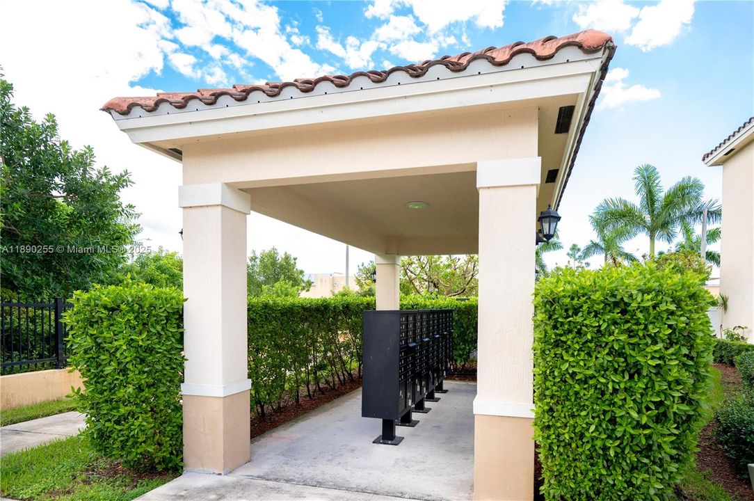 For Sale: $415,000 (3 beds, 2 baths, 1442 Square Feet)