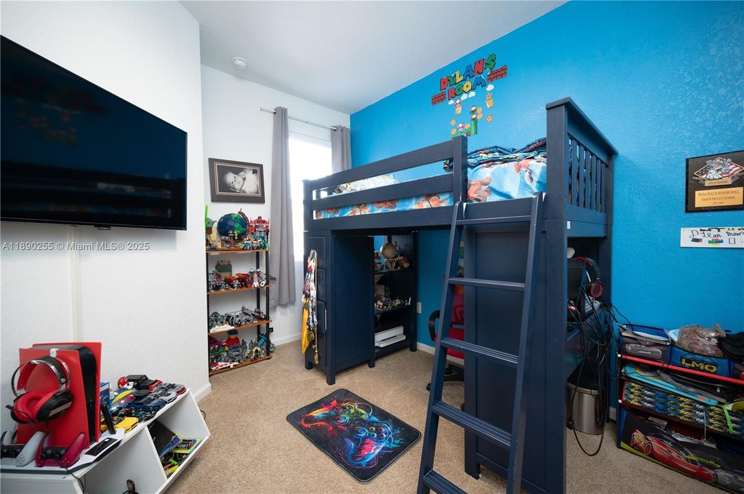 For Sale: $415,000 (3 beds, 2 baths, 1442 Square Feet)