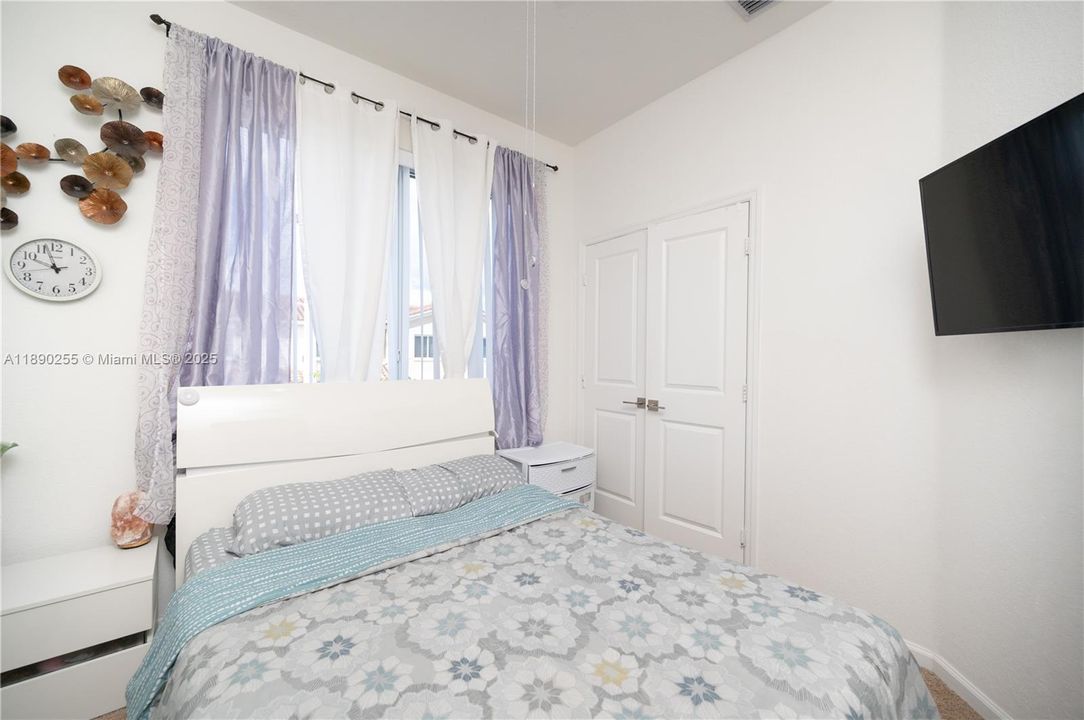 For Sale: $415,000 (3 beds, 2 baths, 1442 Square Feet)