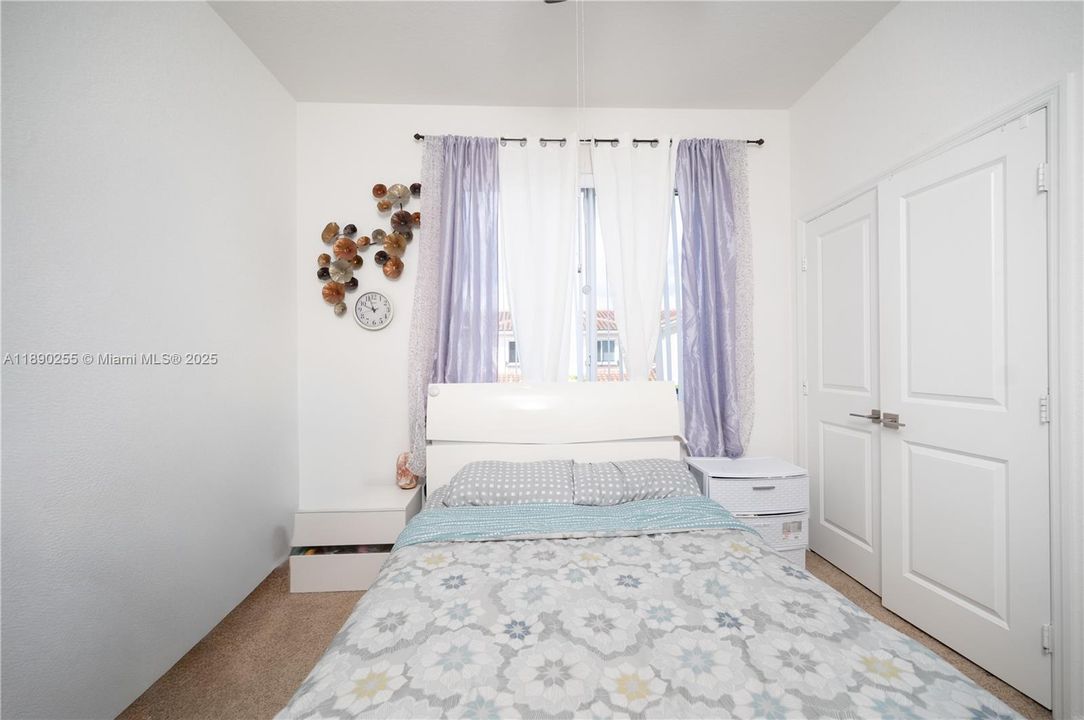 For Sale: $415,000 (3 beds, 2 baths, 1442 Square Feet)