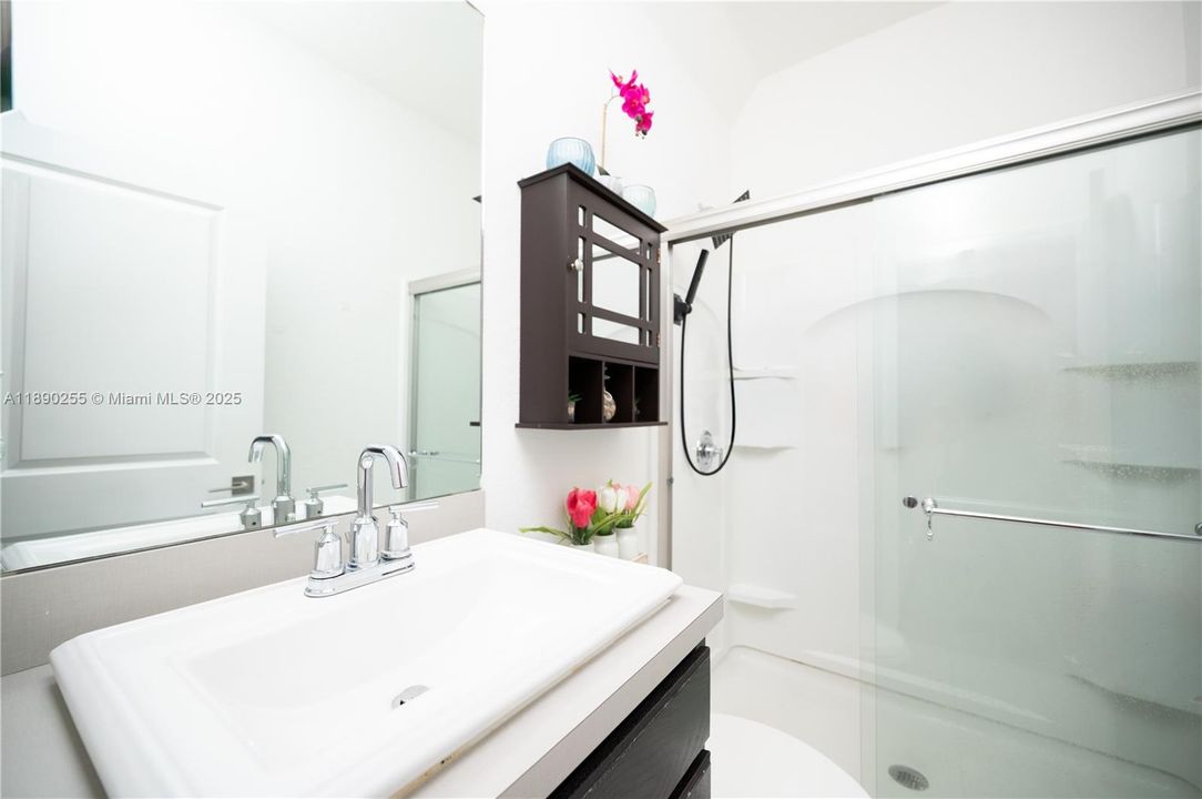 For Sale: $415,000 (3 beds, 2 baths, 1442 Square Feet)