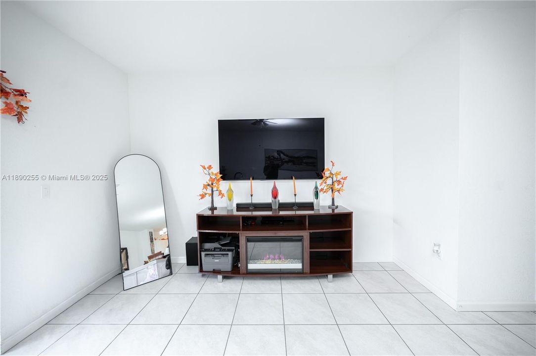 For Sale: $415,000 (3 beds, 2 baths, 1442 Square Feet)