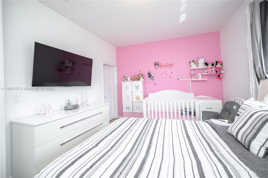 For Sale: $415,000 (3 beds, 2 baths, 1442 Square Feet)