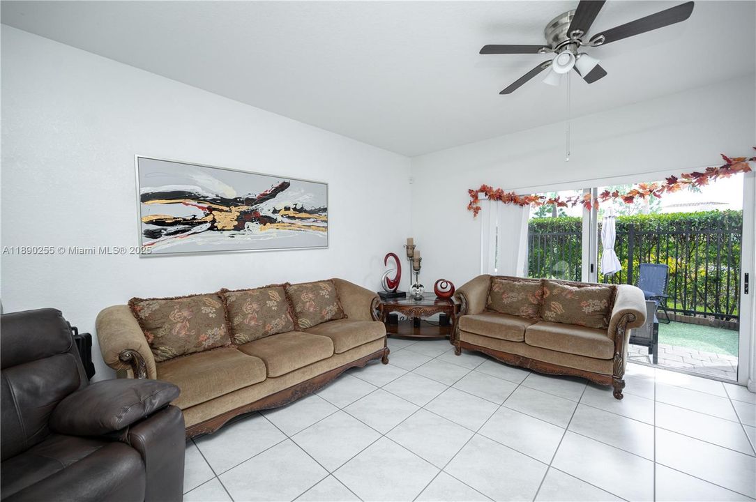 For Sale: $415,000 (3 beds, 2 baths, 1442 Square Feet)