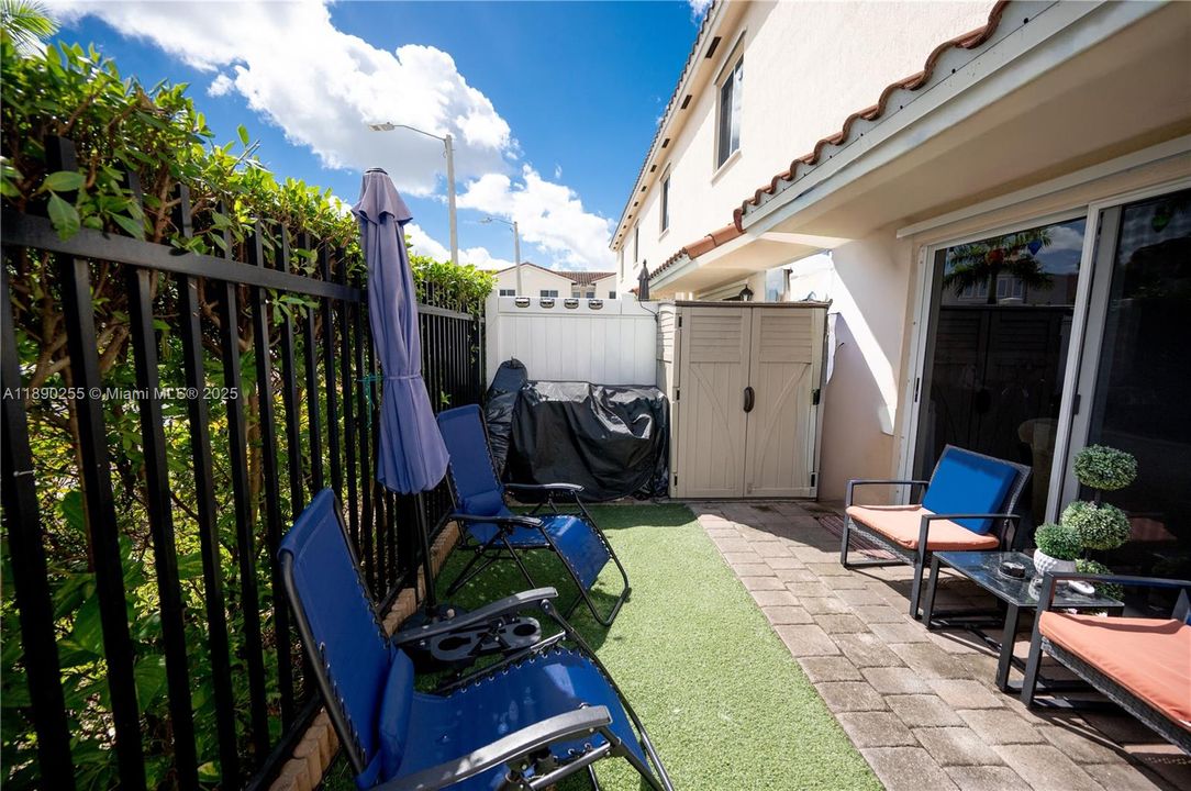 For Sale: $415,000 (3 beds, 2 baths, 1442 Square Feet)