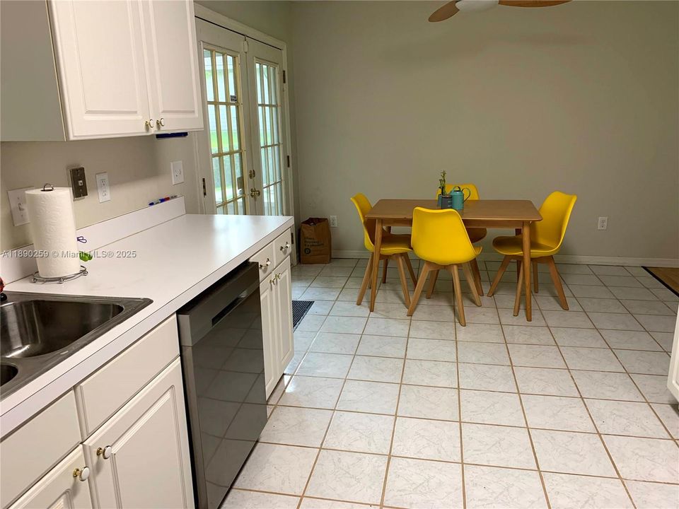 В аренду: $2,000 (3 спален, 2 ванн, 1472 Квадратных фут)