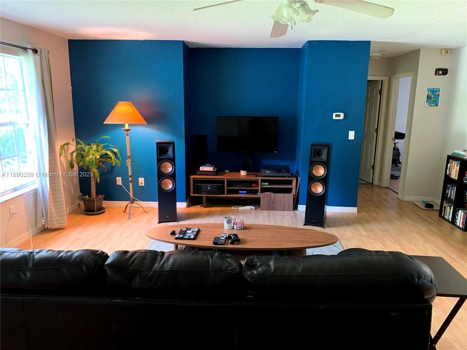 В аренду: $2,000 (3 спален, 2 ванн, 1472 Квадратных фут)