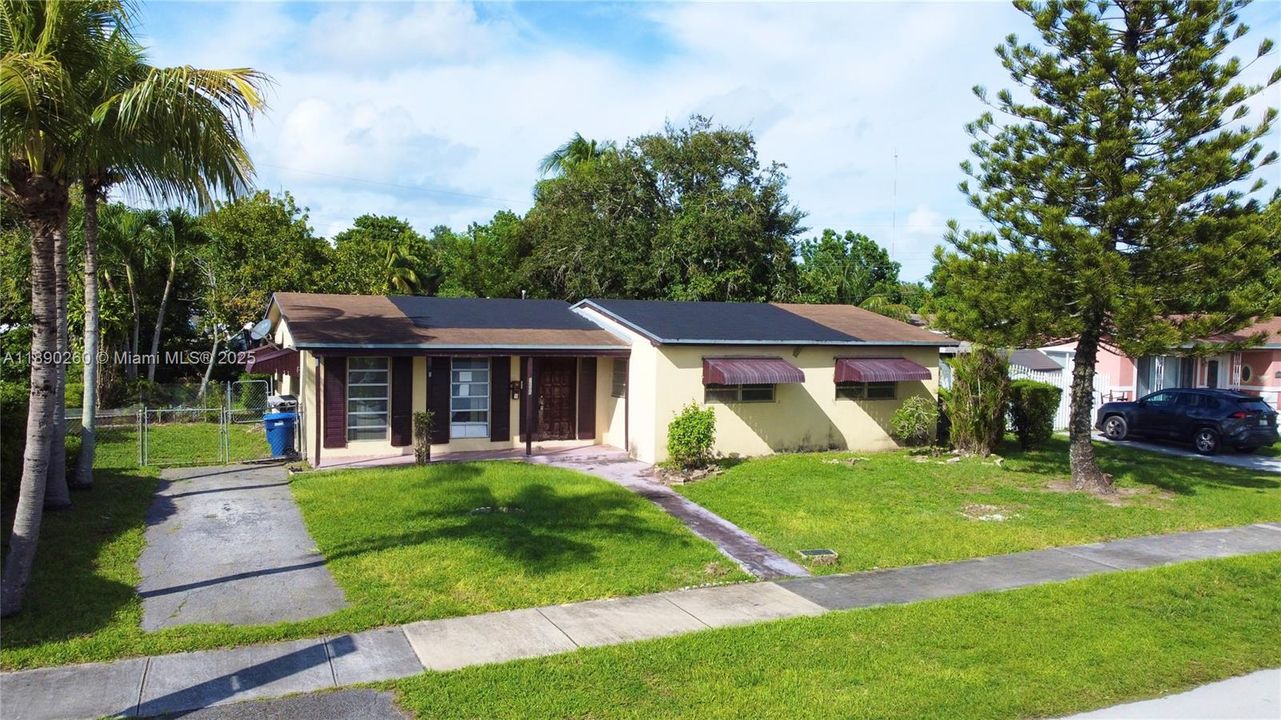 Active With Contract: $370,000 (3 beds, 2 baths, 1264 Square Feet)