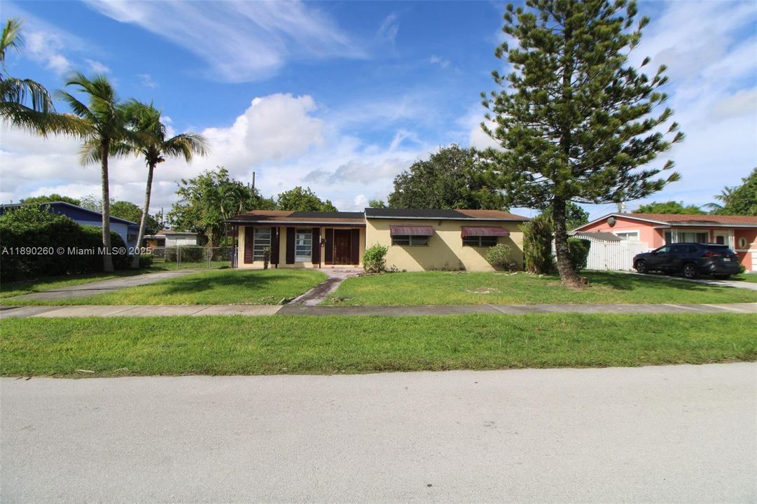 Active With Contract: $370,000 (3 beds, 2 baths, 1264 Square Feet)