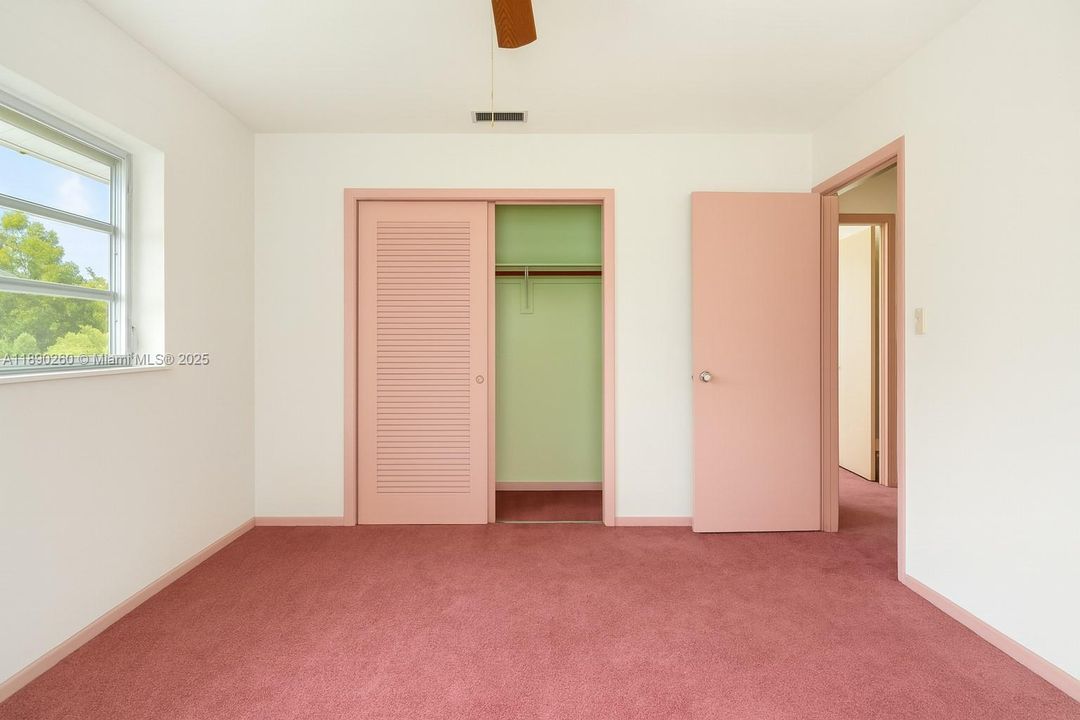 Active With Contract: $370,000 (3 beds, 2 baths, 1264 Square Feet)