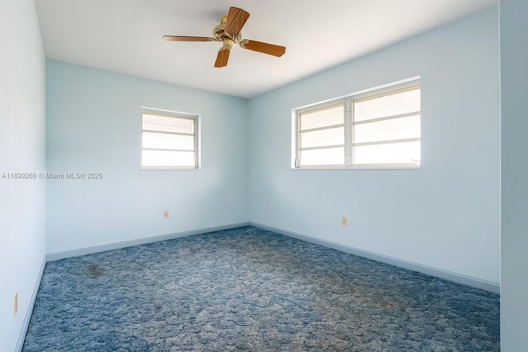 Active With Contract: $370,000 (3 beds, 2 baths, 1264 Square Feet)