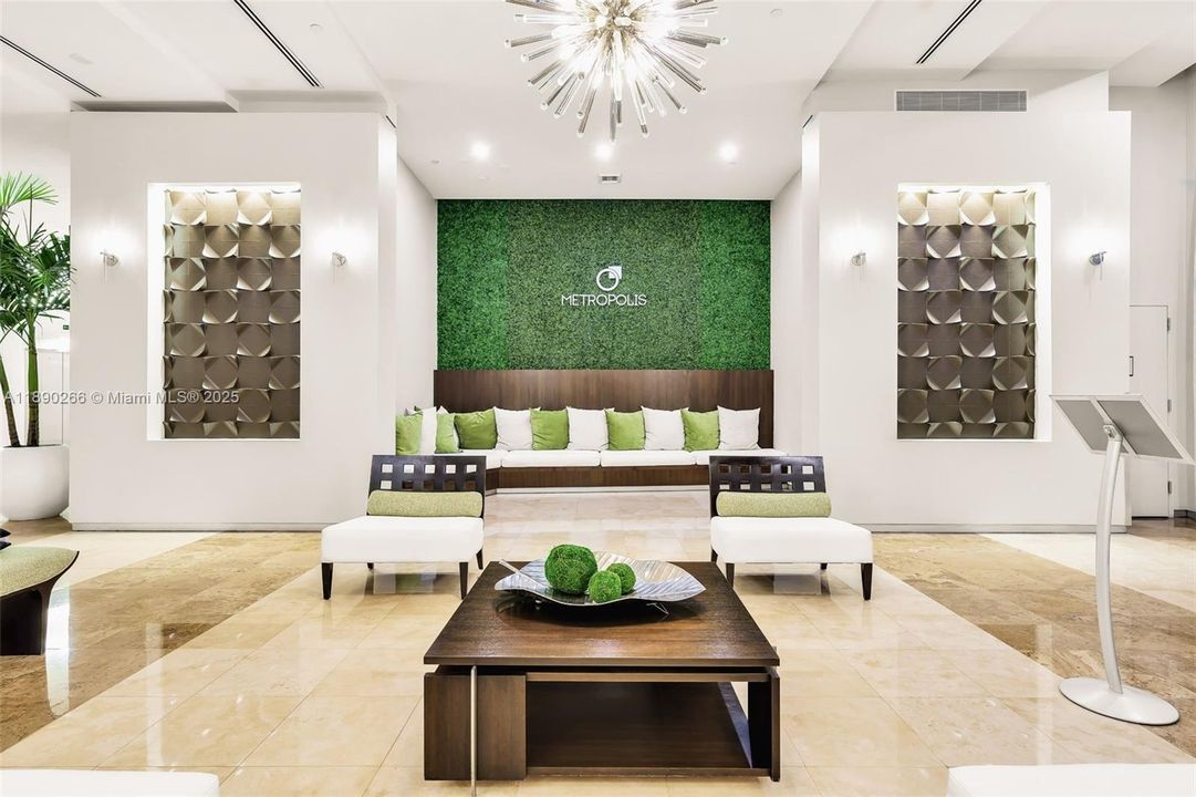 Под контрактом: $149,000 (1 спален, 1 ванн, 657 Квадратных фут)